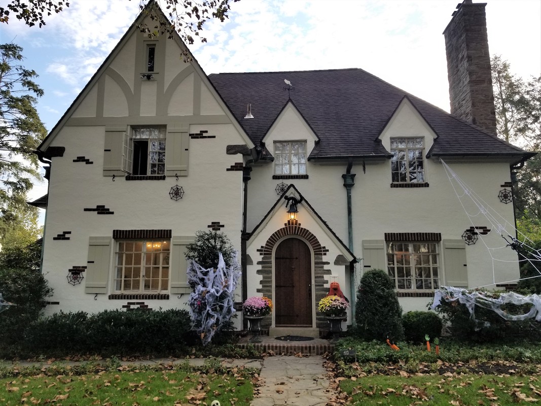 Exterior painting in Wynnewood PA done by Taylor Painting Co. Exterior Stucco repair in Wynnewood